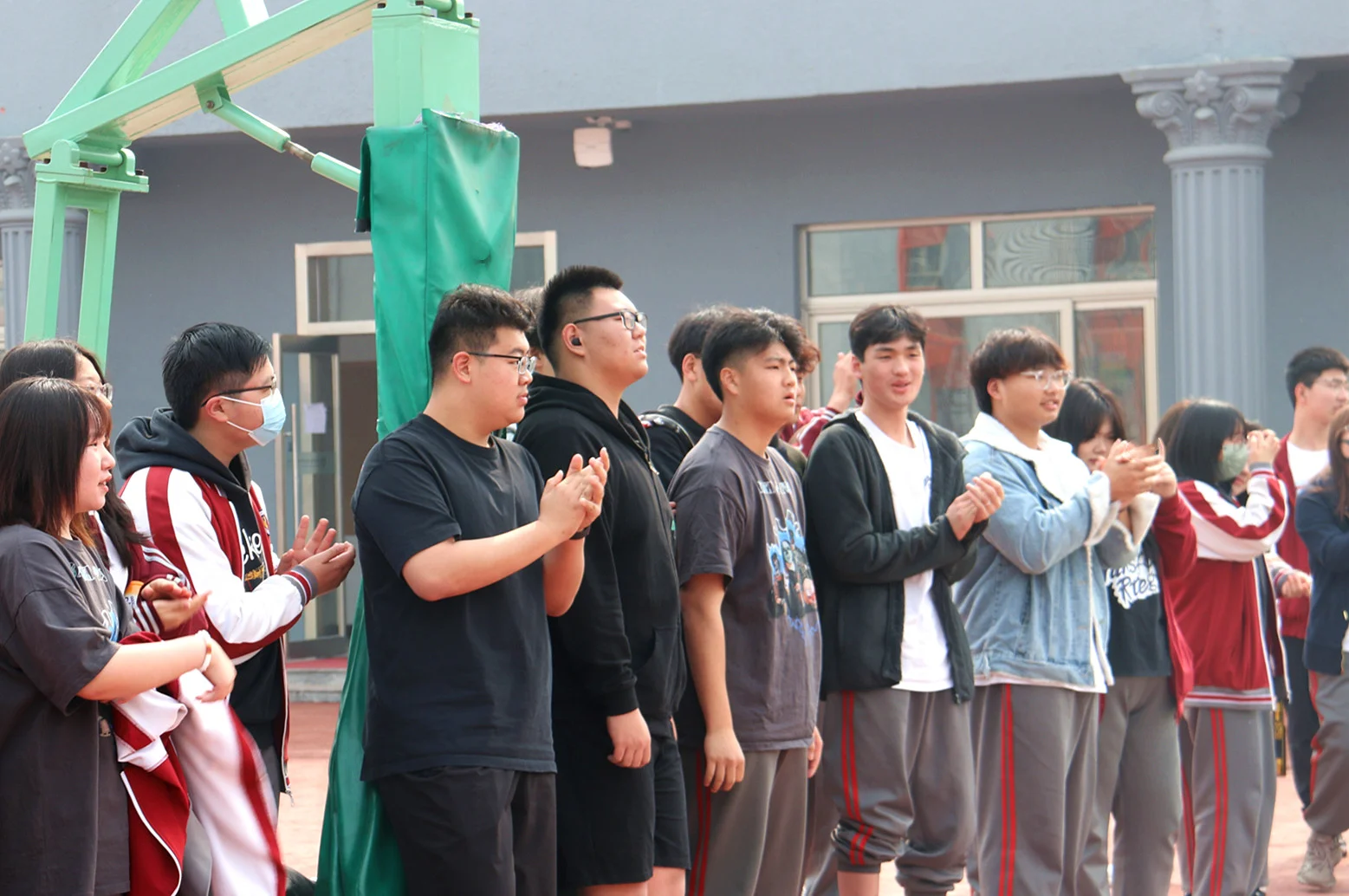 北外同文素材 在热爱中成长